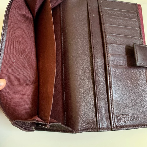 Alexander McQueen Long Bi-Fold Skull Wallet - Picture 8 of 8